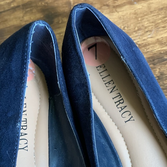 ELLEN TRACY BLUE SUEDE POINTED FLATS - Picture 7 of 7